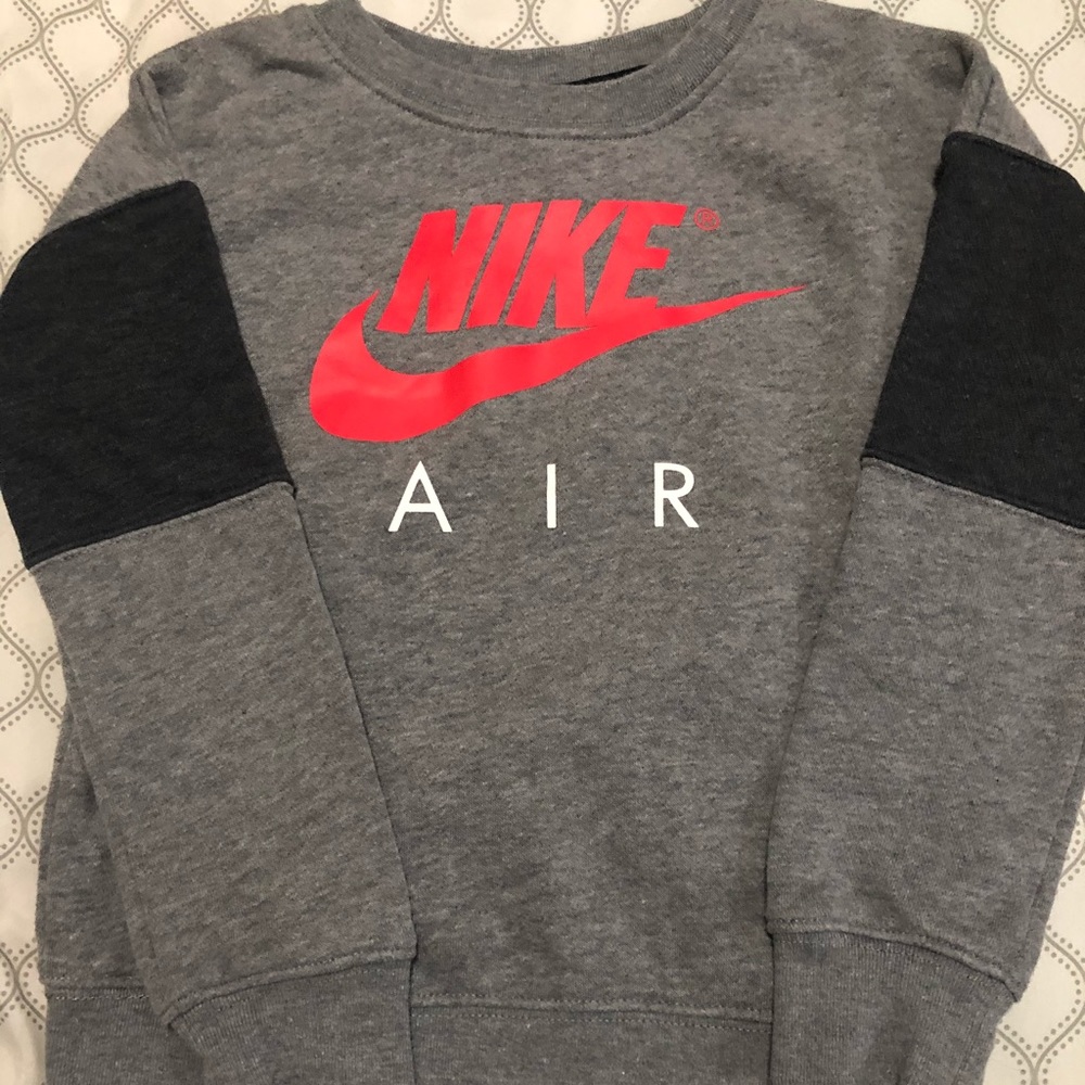 Barely worn toddler Nike sweat shirt